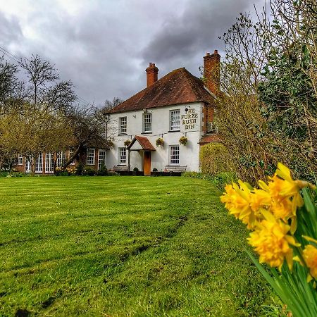 The Furze Bush Inn 纽伯里 外观 照片