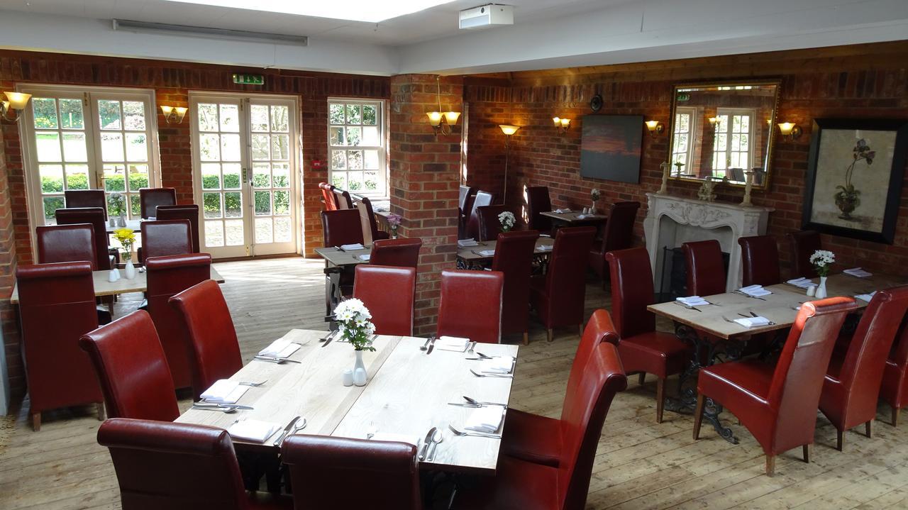 The Furze Bush Inn 纽伯里 外观 照片