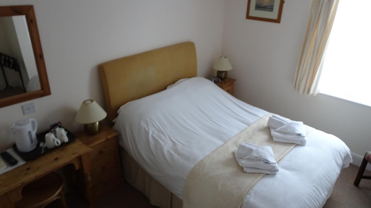 The Furze Bush Inn 纽伯里 外观 照片